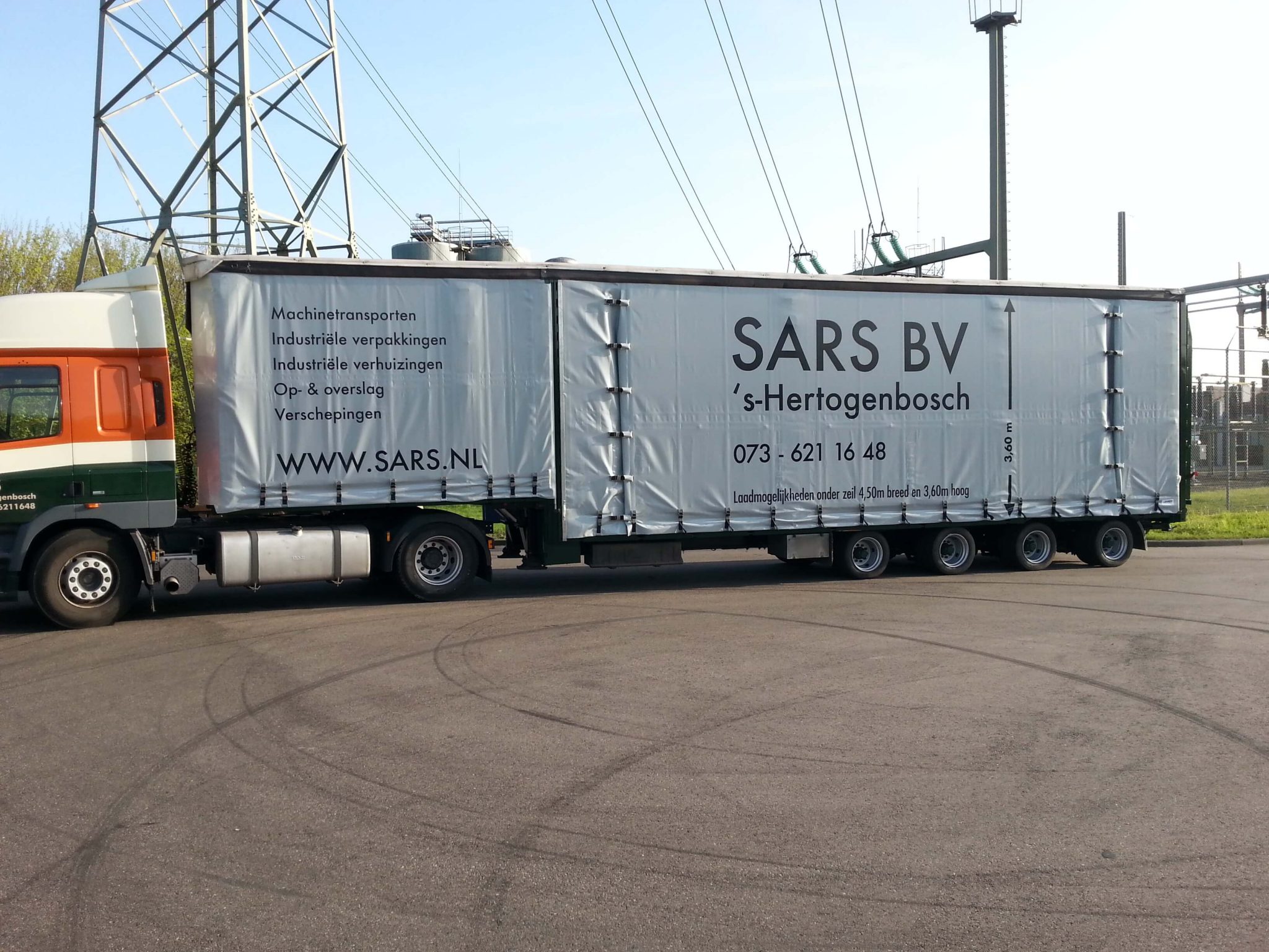 Vrachtwagen voor nationale en internationale verhuizingen van Sars Verhuizingen uit Den Bosch